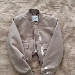 Abercrombie & Fitch short bomber jacket in taupe XXS